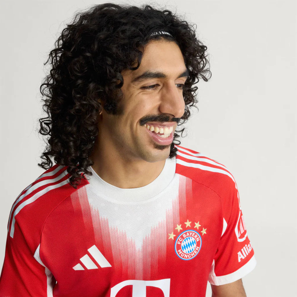 Camisa Bayern Titular 25/26 - Versão Jogador