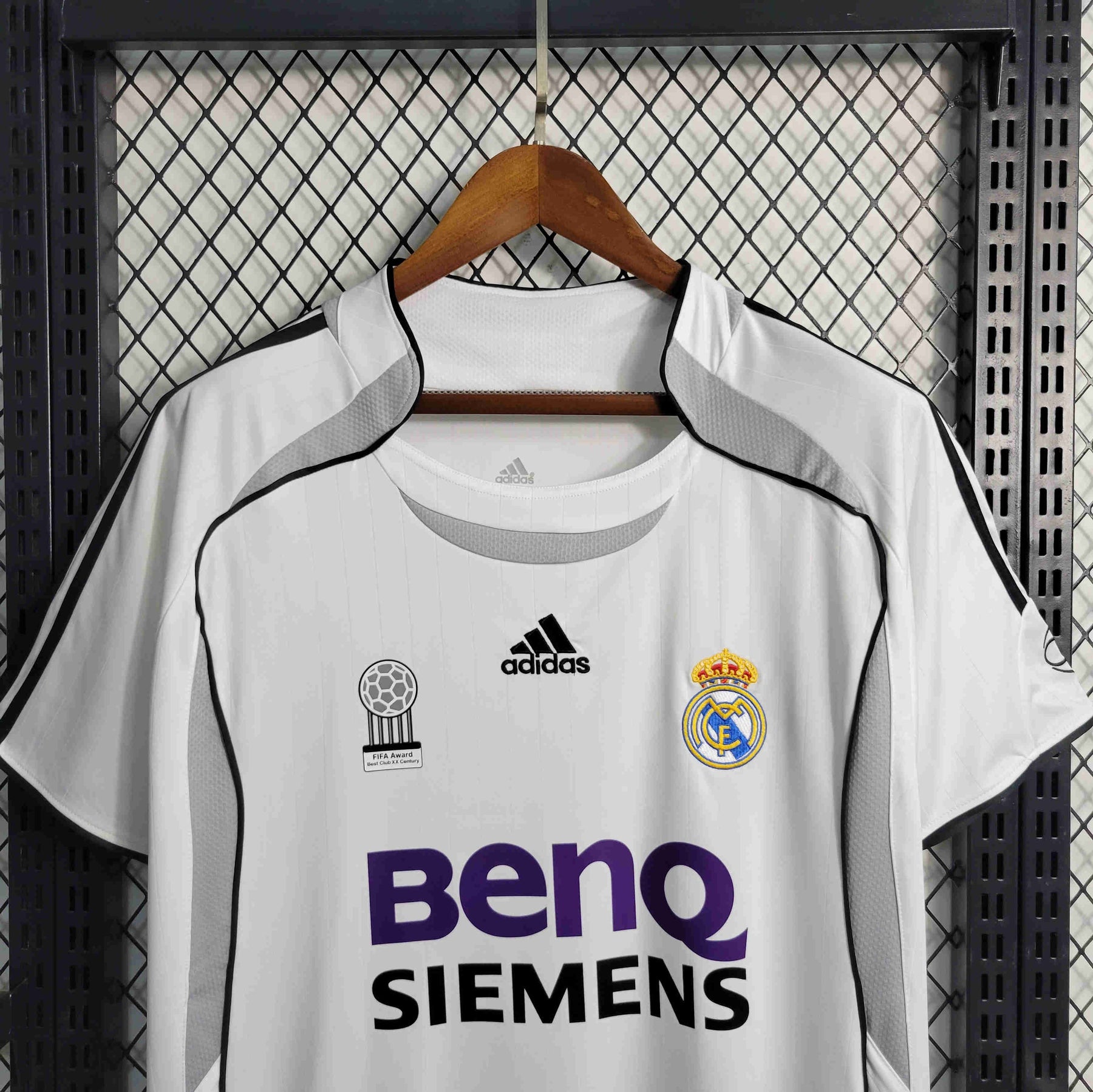 Camisa Real Madrid Home 06/07 - Versão Retro