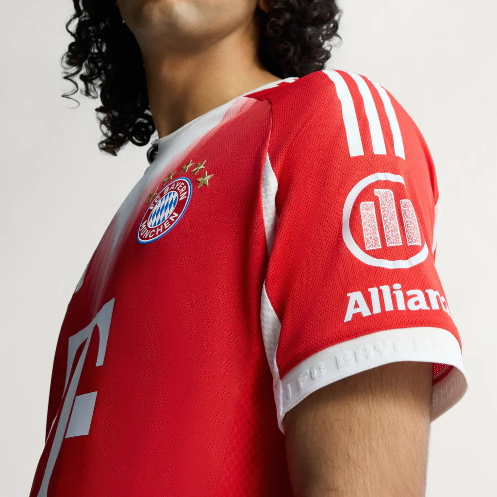 Camisa Bayern Titular 25/26 - Versão Jogador
