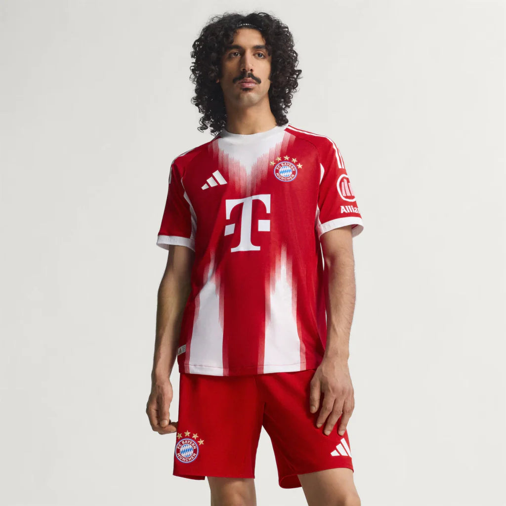 Camisa Bayern Titular 25/26 - Versão Jogador