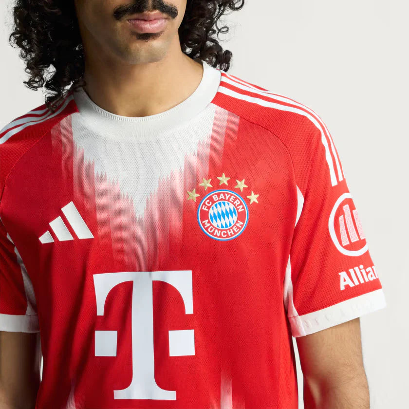 Camisa Bayern Titular 25/26 - Versão Jogador