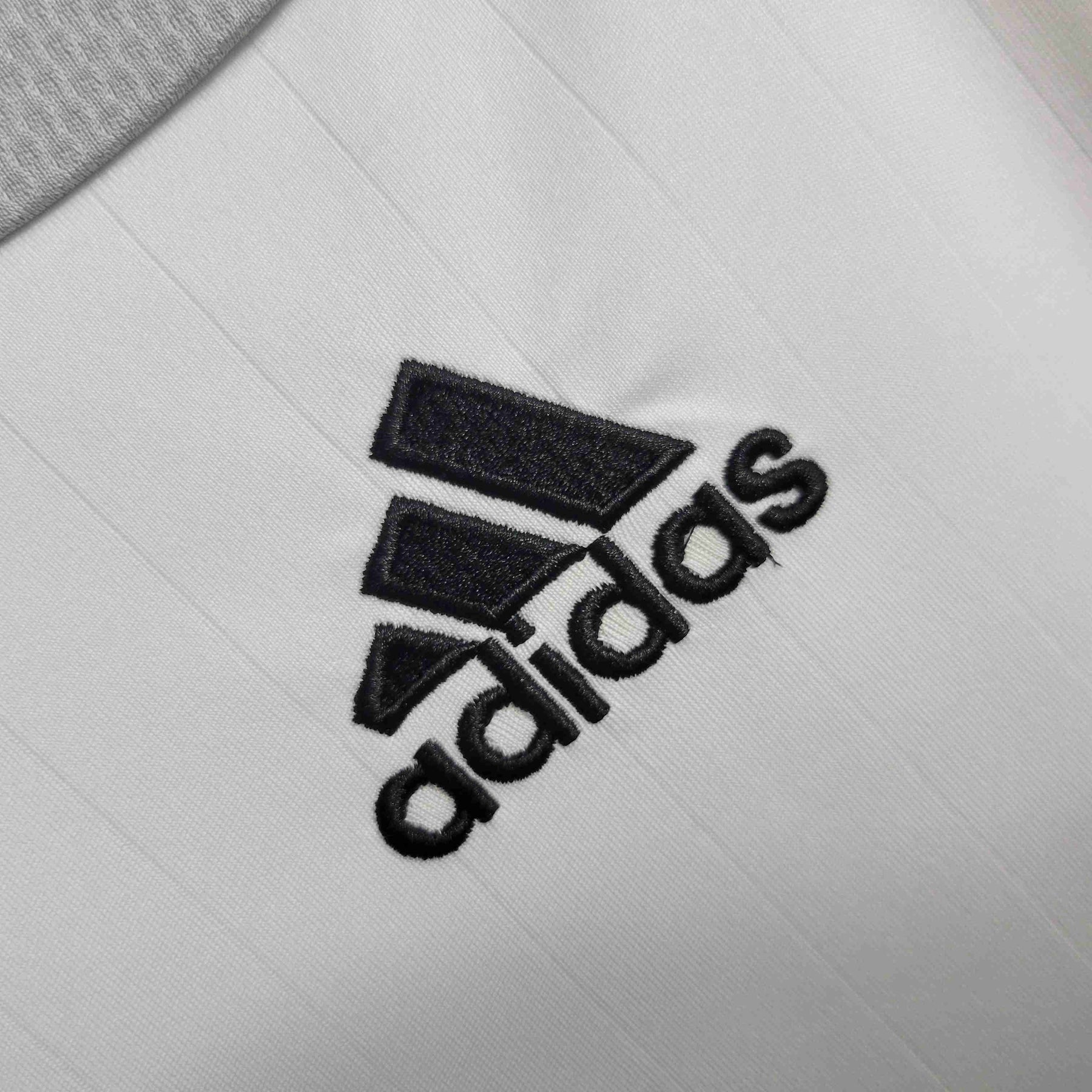 Camisa Real Madrid Home 06/07 - Versão Retro